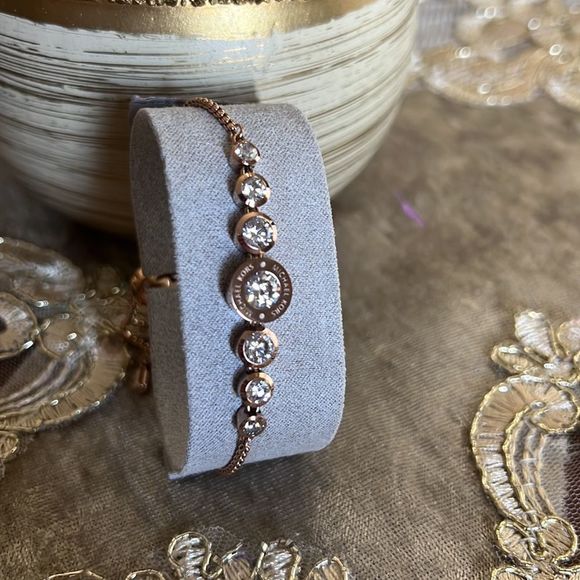 Michael Kors Ladies Watch and Bracelet Set - Picture 7 of 10